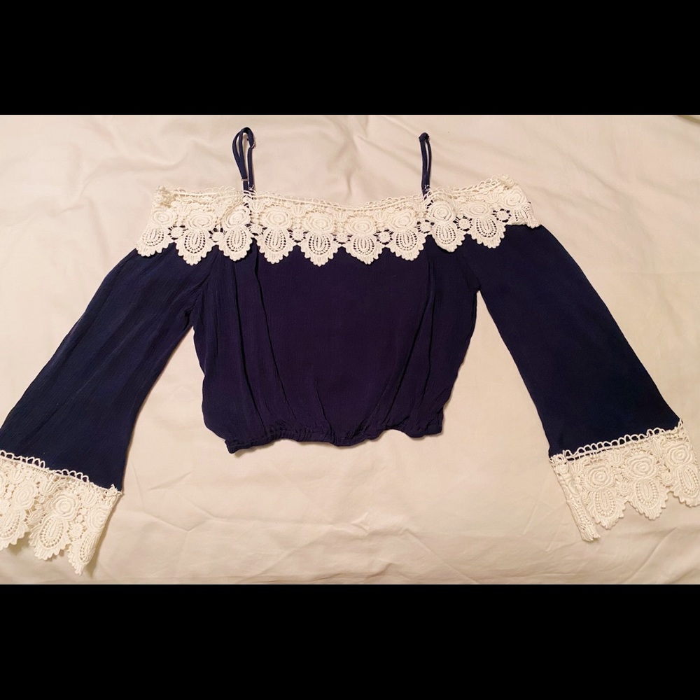 Beautiful navy crop top blouse lace embellished - Picture 2 of 6